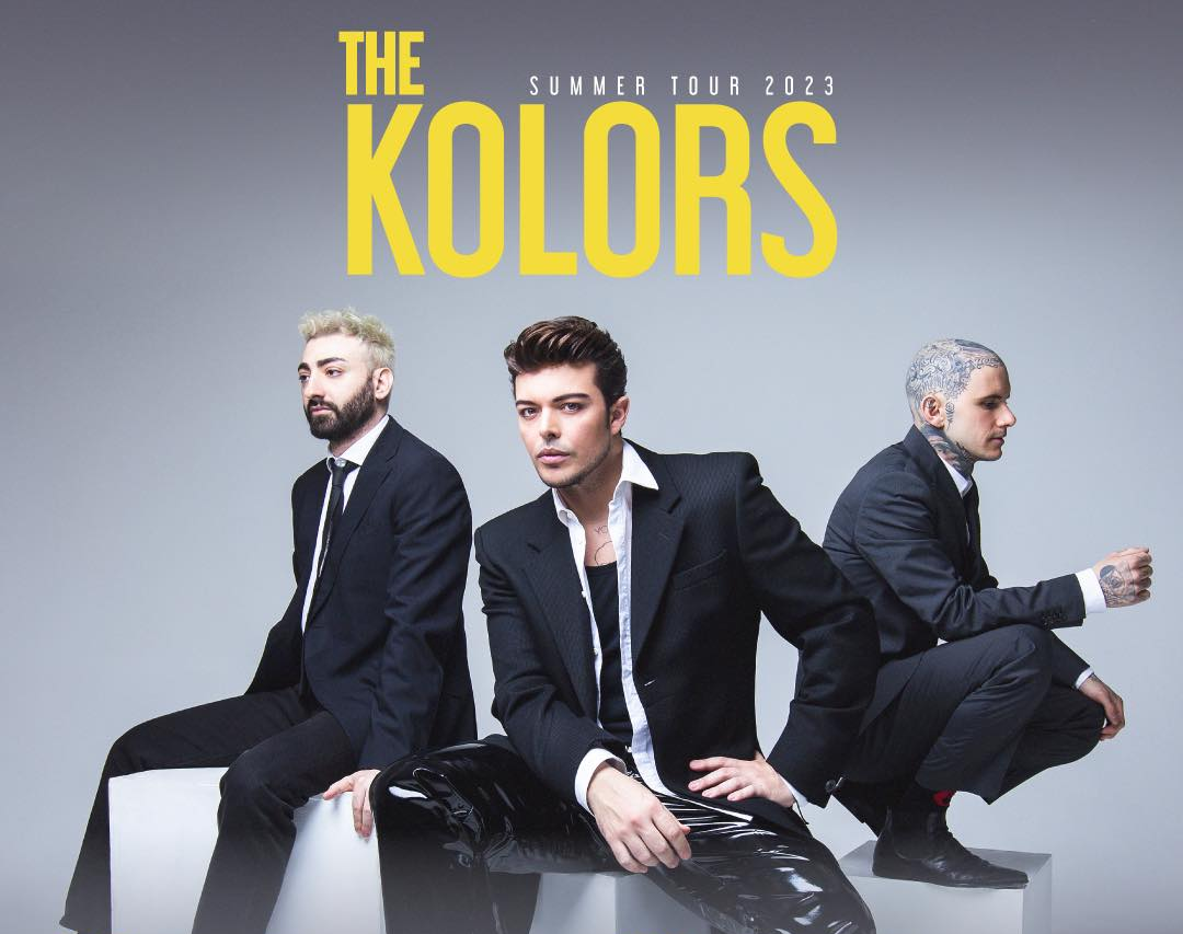 locandina con i cantanti del gruppo The Kolors