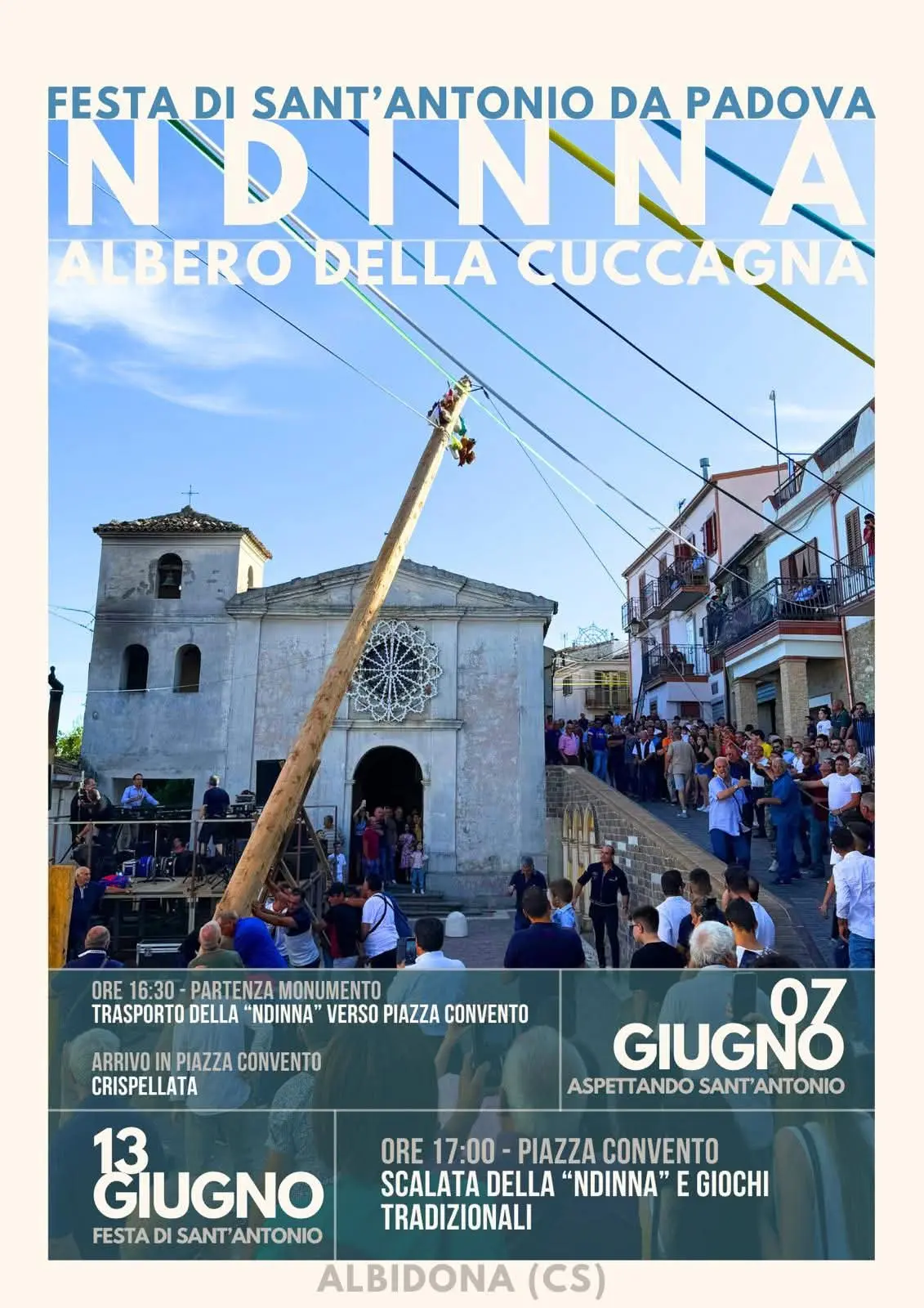 Festa di Sant’Antonio da Padova ad Albidona alzata albero della cuccagna