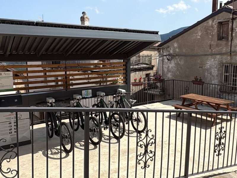 Visita il borgo di Alessandria del Carretto in Bicicletta